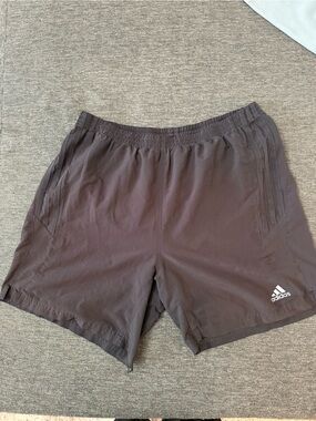 Adidas vintage 2007 Men’s Black Athletic Shorts stripes embroided logo XL